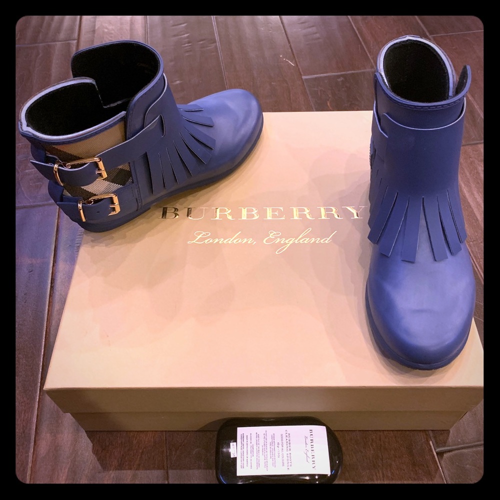 Size 6 Burberry Fritton Fringe Blue Rain Boots!EUC